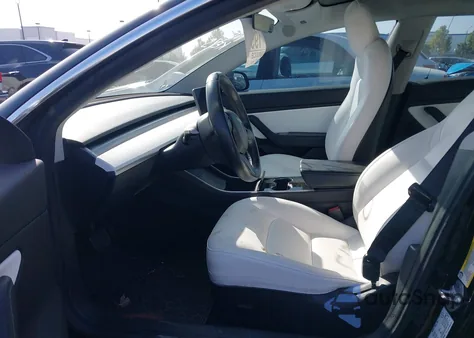 2019 Tesla Model 3 Long Range/Mid Range/Standard Range/Standard Range Plus z USA, uszkodzony, nr VIN 5YJ3E1EA0KF302432